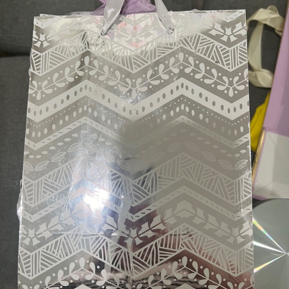 GIFT BAGS FOR BIRTHDAY AND EASTER SIZES SMALL AND MEDIUM - Picture 3 of 7